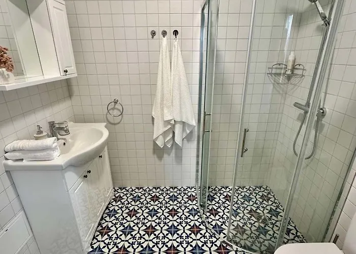 Jaukus Aleksoto Butas Kaune Su Atskiru Iejimu, Salia Senamiescio *