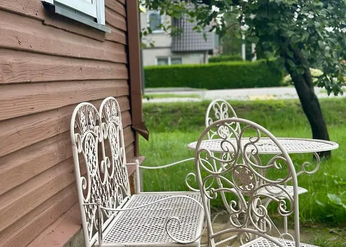 Jaukus Aleksoto Butas Kaune Su Atskiru Iejimu, Salia Senamiescio Daire *